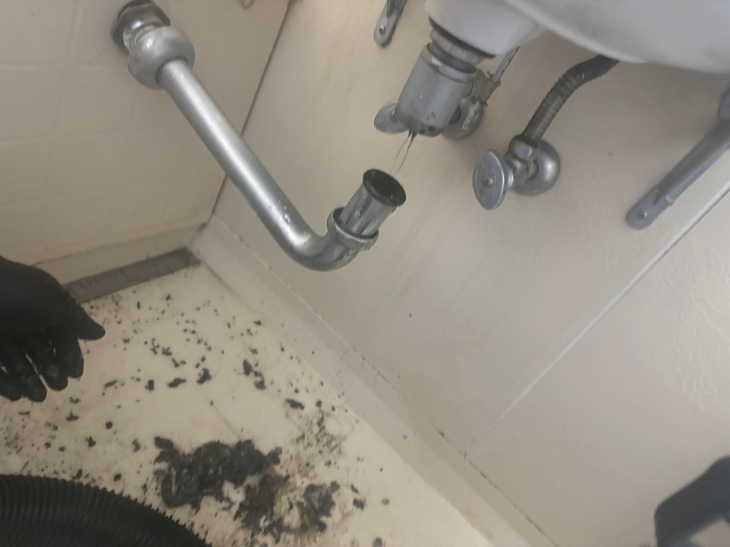 머리카락 뭉치 제거